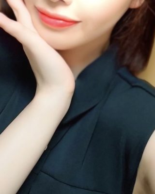 水越なぎさ